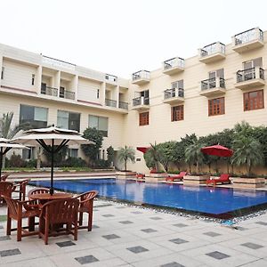 Westend Inn - Resort And Banquet Near Delhi Airport
